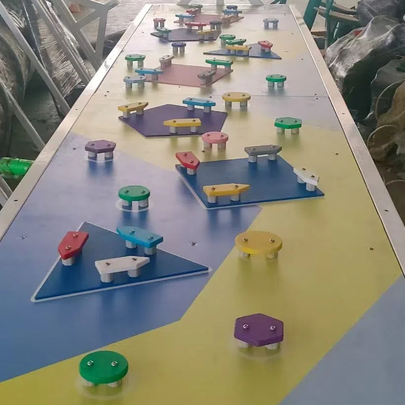  high-rise indoor climbing wall