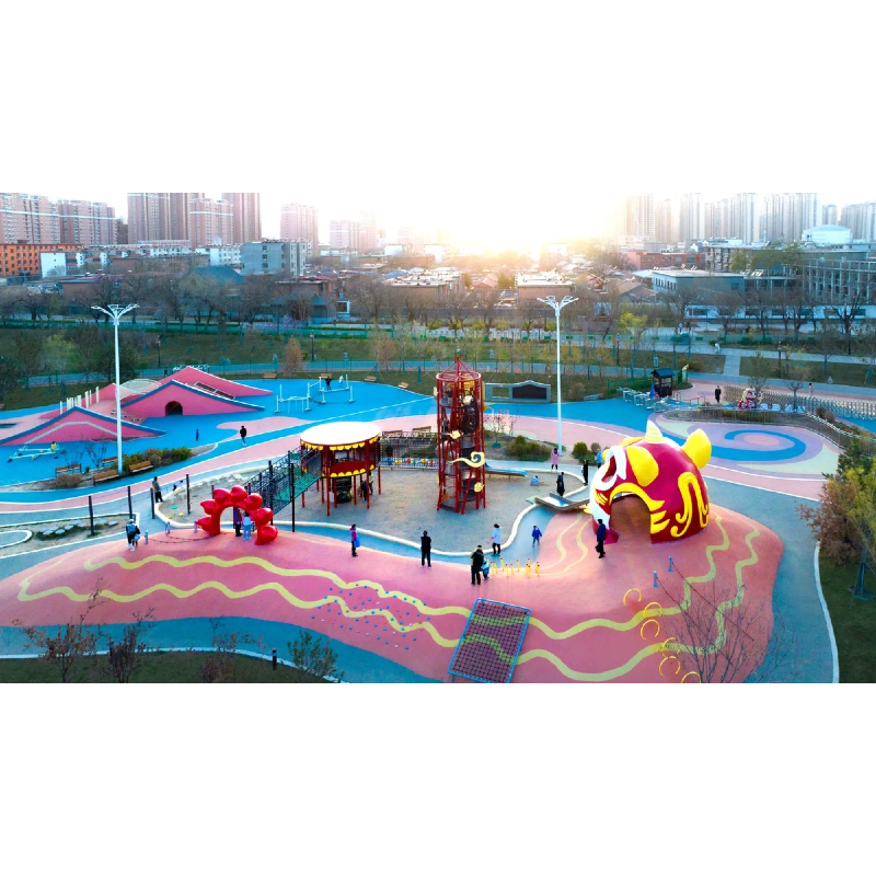 Red auspicious cloud shape maze