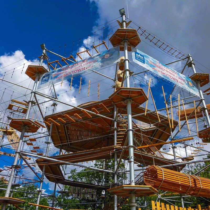 Rope wooden bridge race