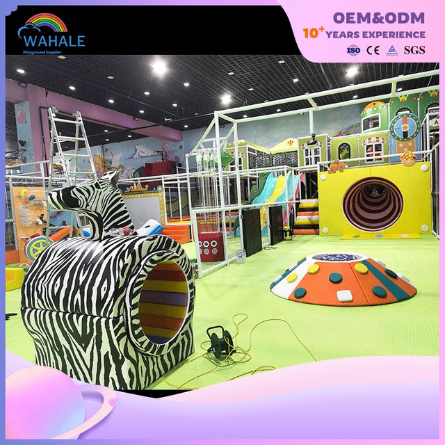 Thème de la forêt Children Indoor Playground en Russie Enfants Équipement de terrain de jeu d'intérieur commercial