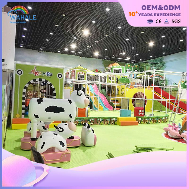Thème de la forêt Children Indoor Playground en Russie Enfants Équipement de terrain de jeu d'intérieur commercial