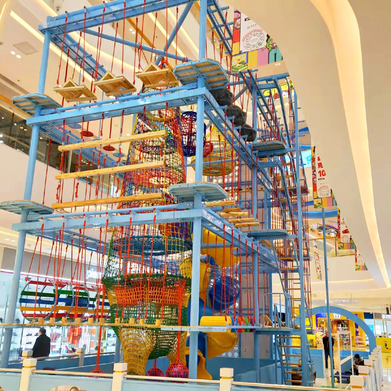 Hand-woven climbing net